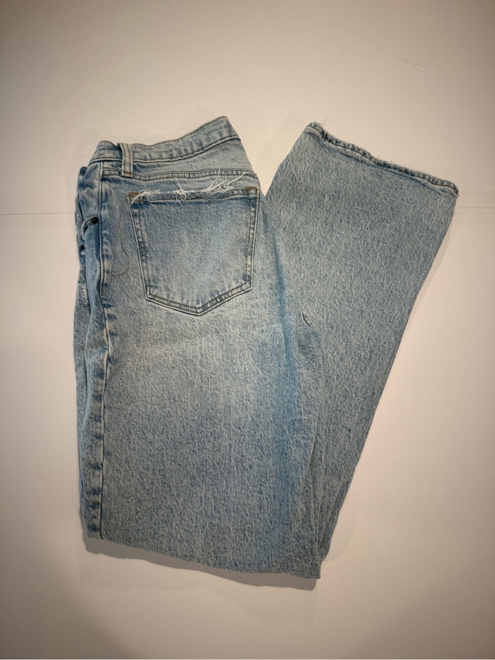 Abercrombie Light Wash Women’s 90s Baggy Jeans - Low Rise